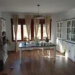 Villa Jade *